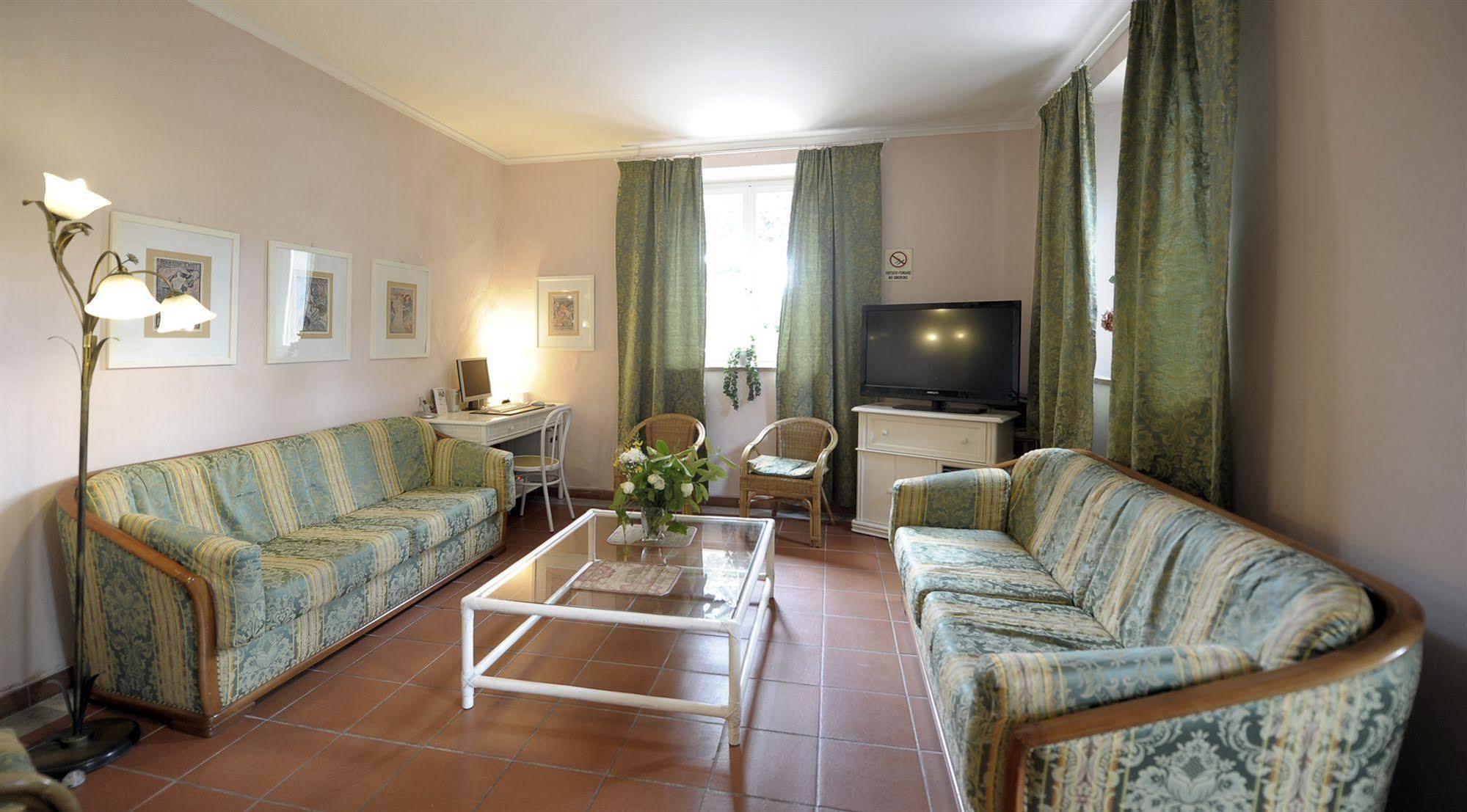 Hotel Villa Belvedere Сан-Джиминьяно Экстерьер фото